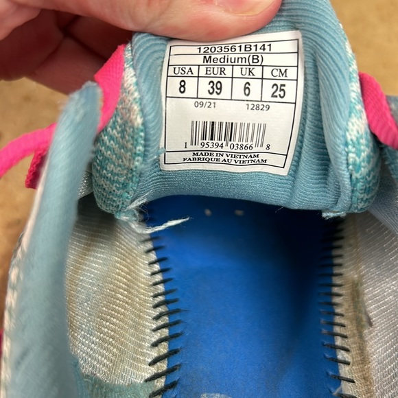 Brooks brand women’s running shoes size 8 shoes show some wear pictured - Picture 6 of 9